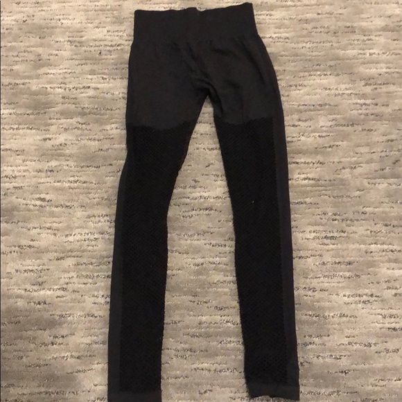 Carbon 38 Black Netted Legging - Picture 5 of 7